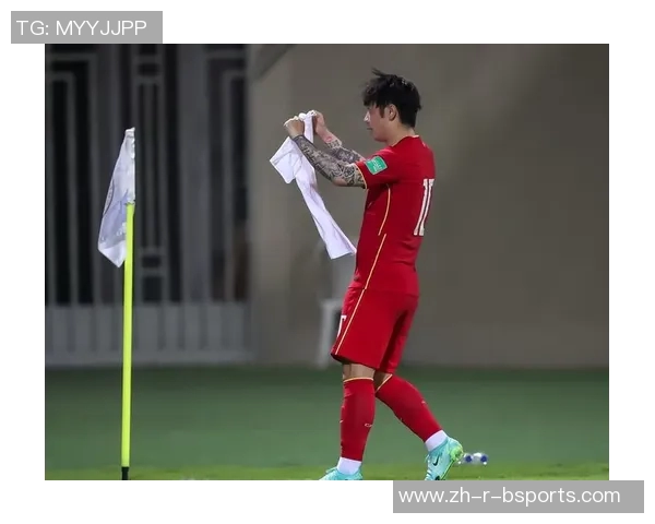 博主开箱抽取足球世界杯球星卡 一张卡片引发的收藏狂潮