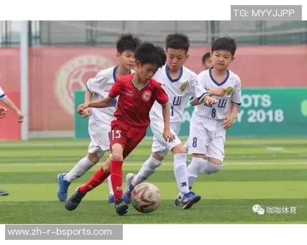 拉萨足球崛起新星:草根球员成长为国家队未来之星 拉萨足球崛起新星:草根球员成长为国家队未来之星